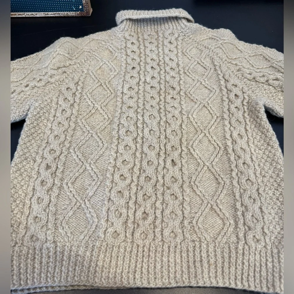Prince of Burren Irish Knit Cable Sweater Unisex Aran
Islands Hand knit Sz M - Picture 4 of 10